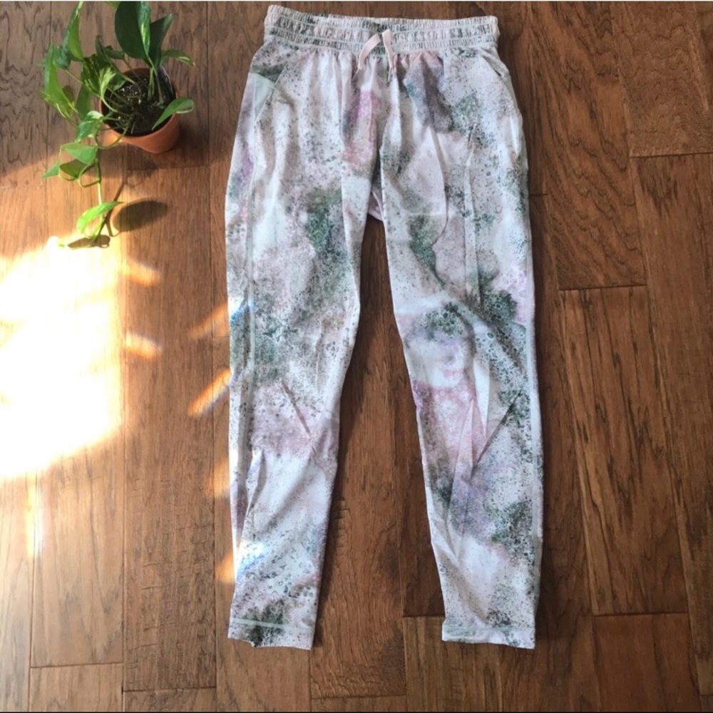Lightweight Lululemon lounge pants.